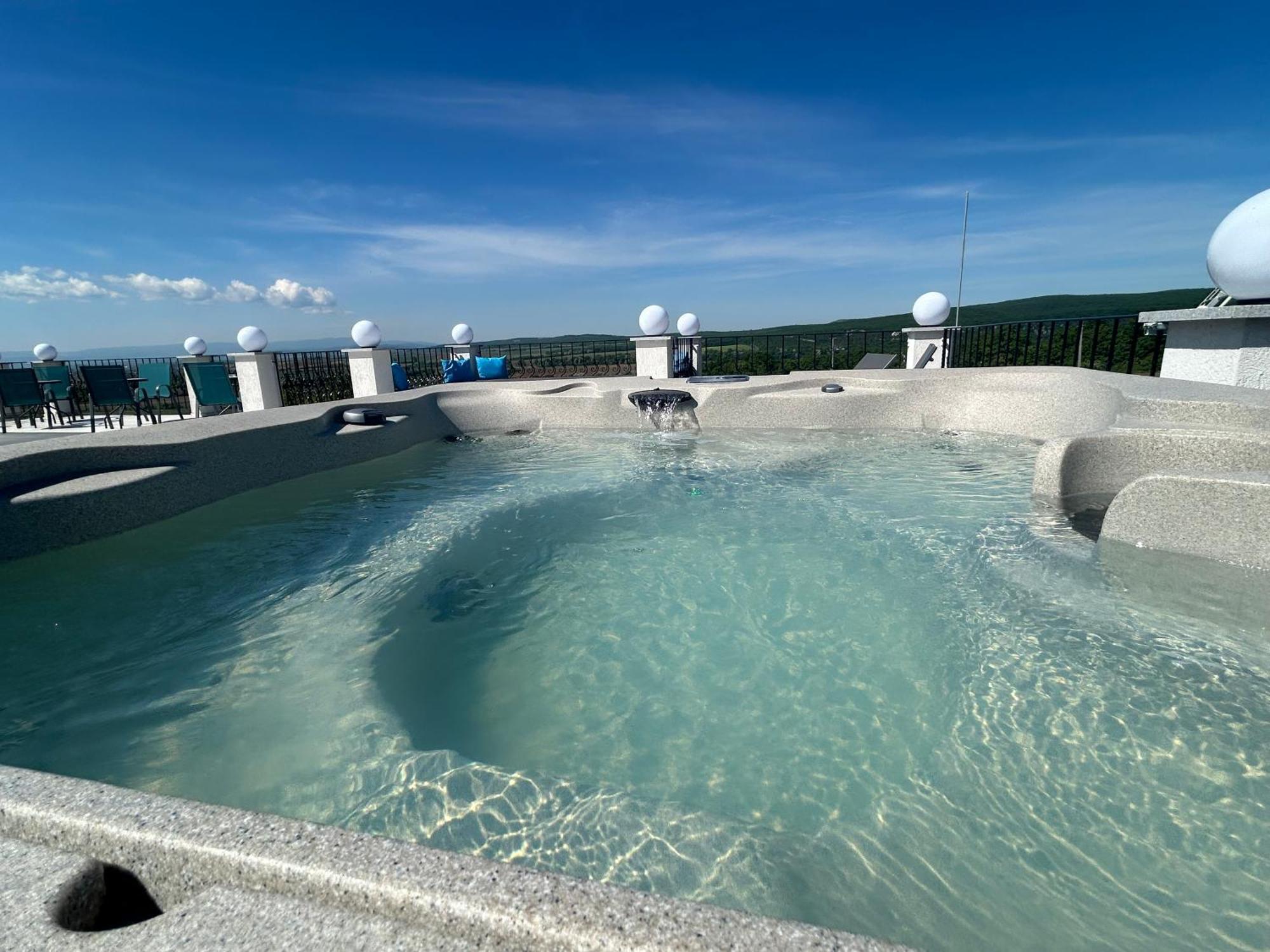 Danelis Hotel Edeleny Luaran gambar